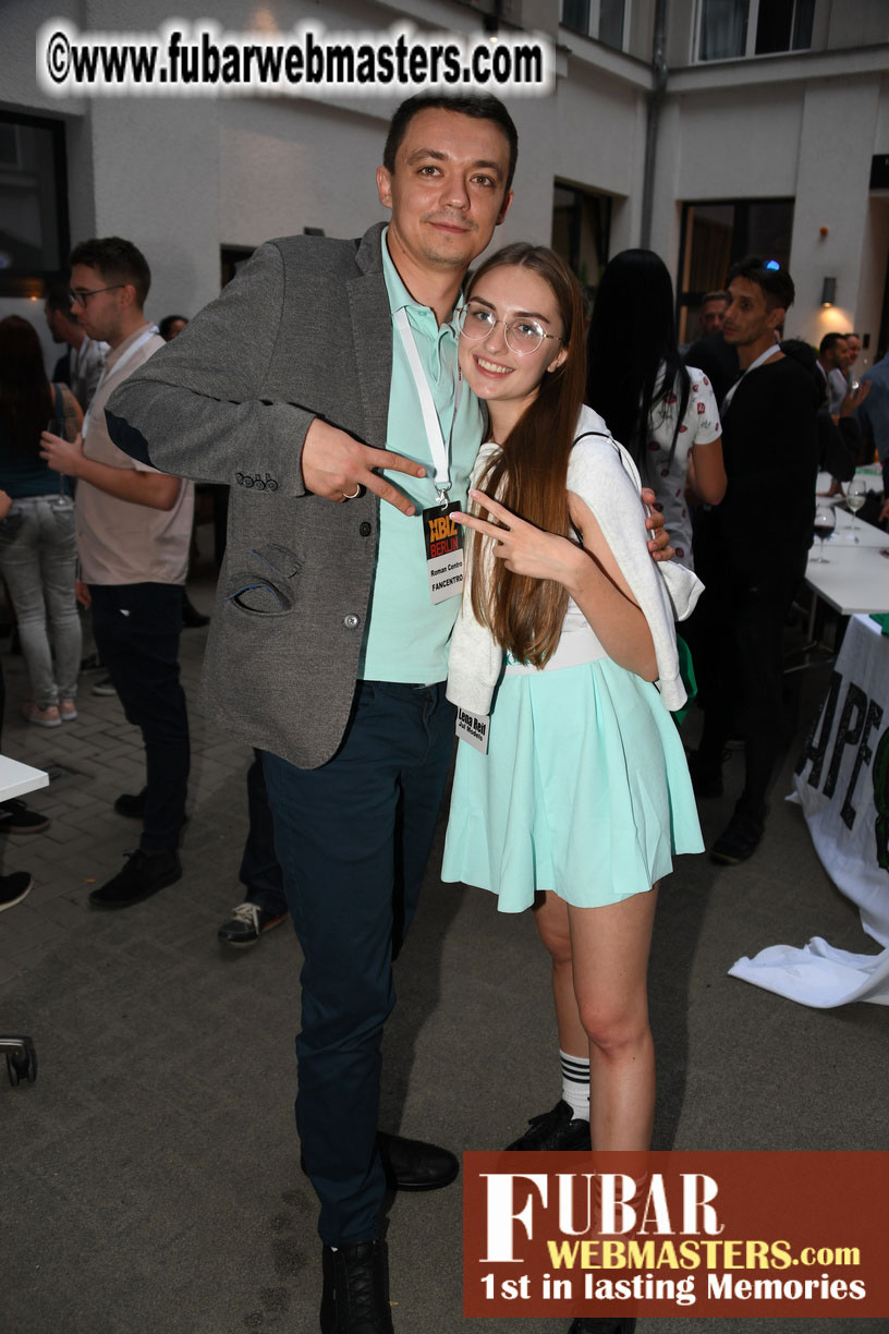 Mix & Meet Happy Hour