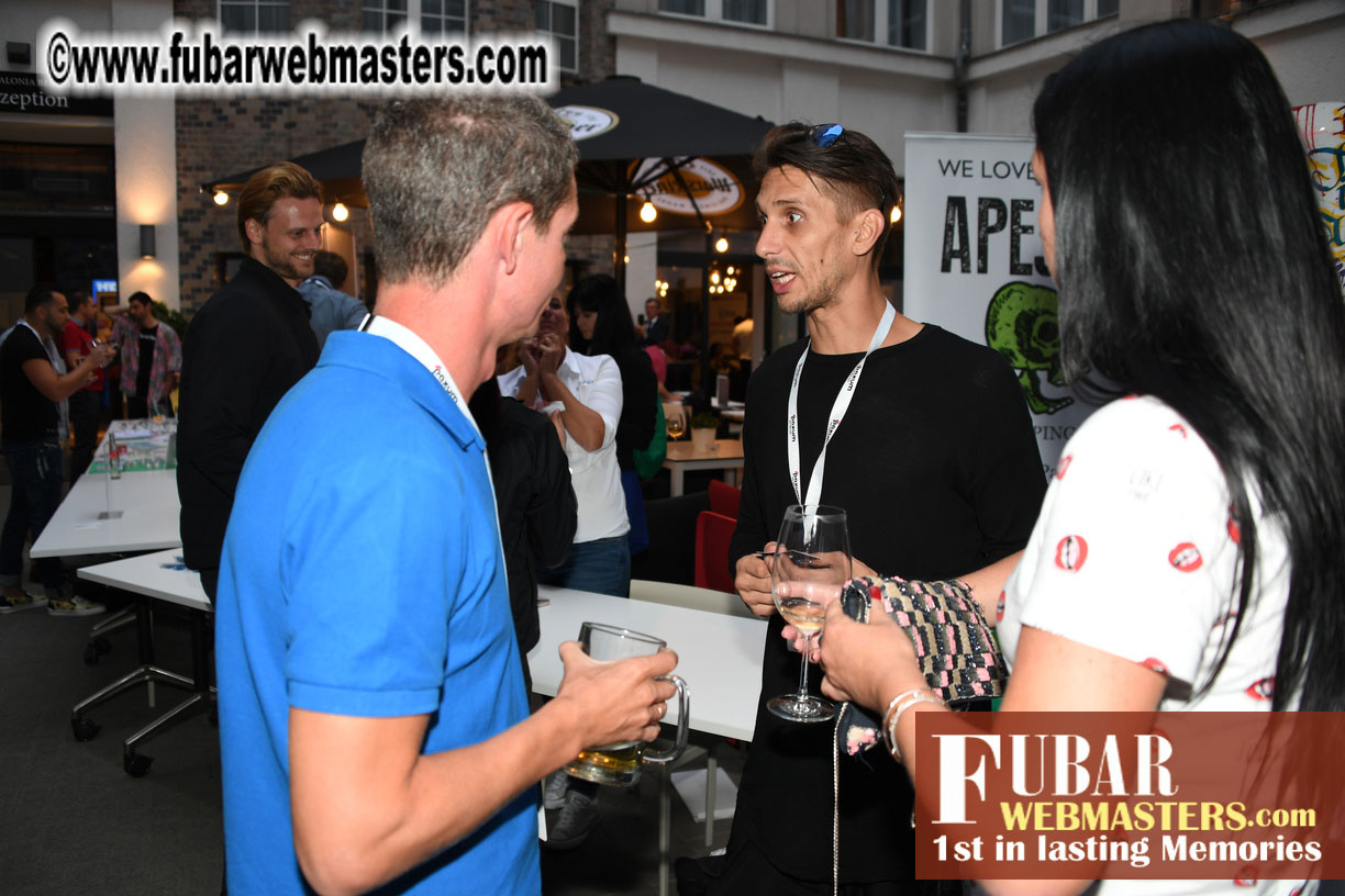 Mix & Meet Happy Hour