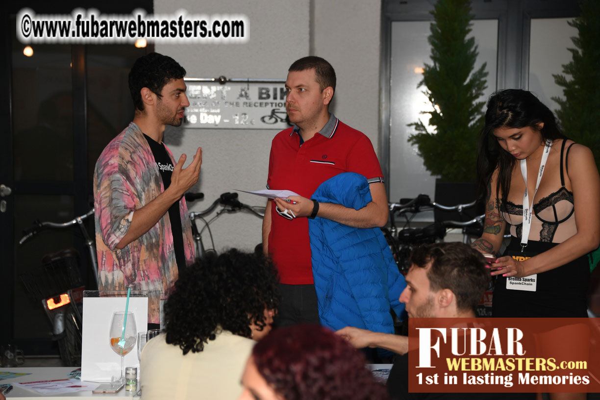 Mix & Meet Happy Hour