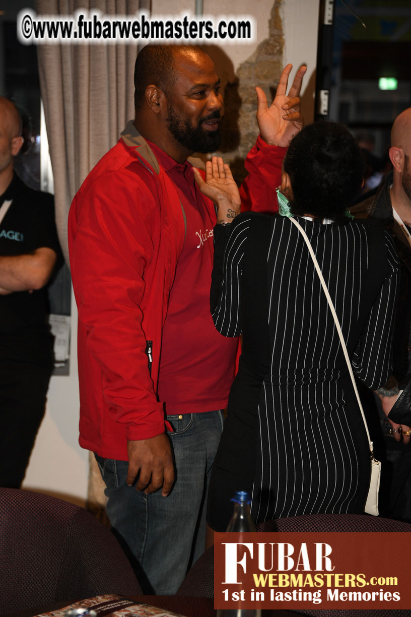 Mix & Meet Happy Hour