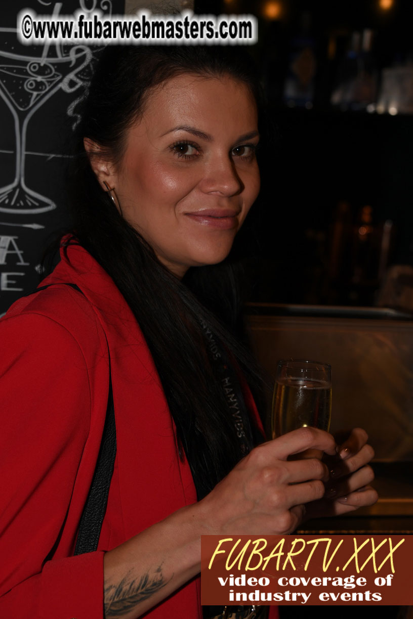 Good Mojo Happy Hour Welcome Reception