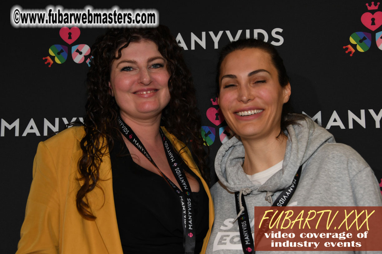 Keynote: Bella French of ManyVids