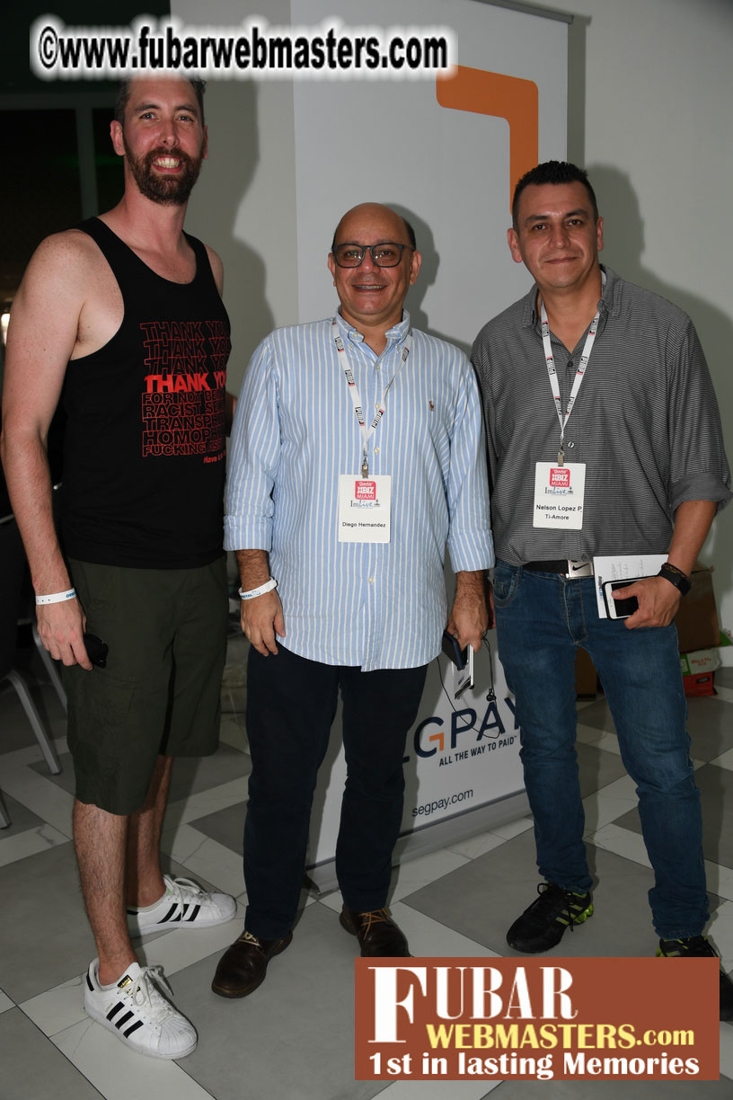 Mix & Meet + Happy Hour