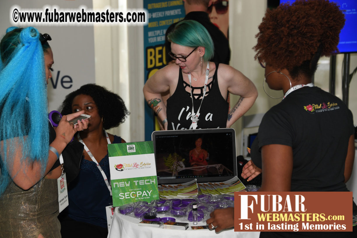 Mix & Meet + Happy Hour