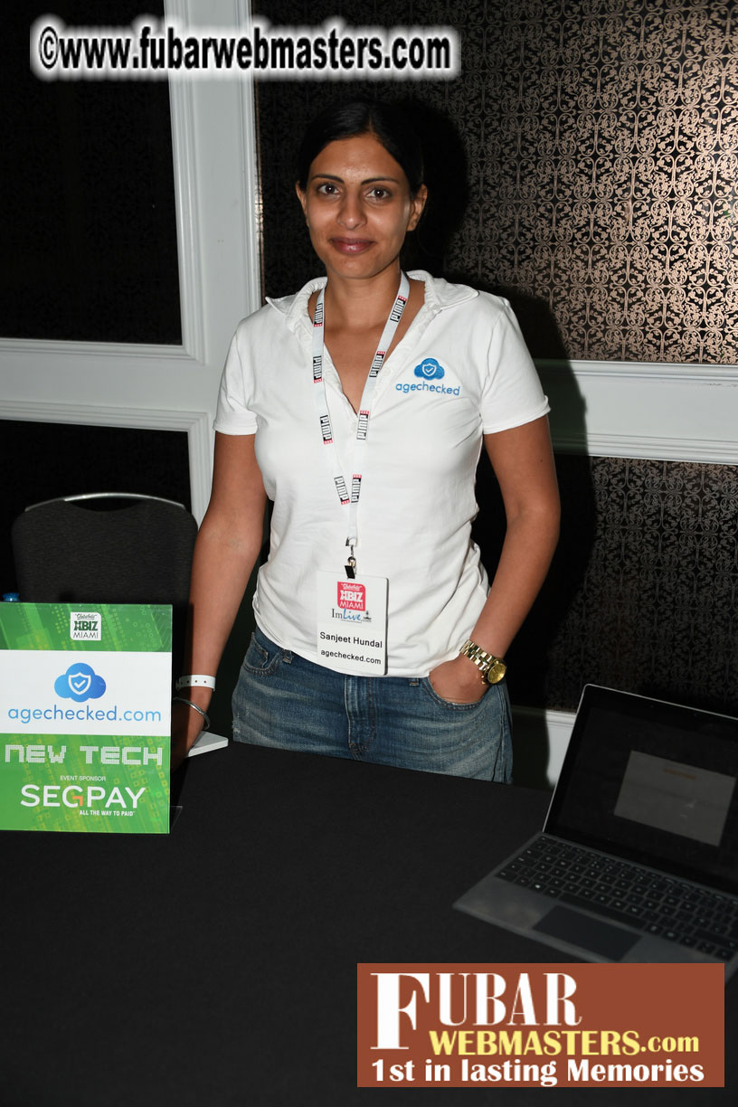 Mix & Meet + Happy Hour