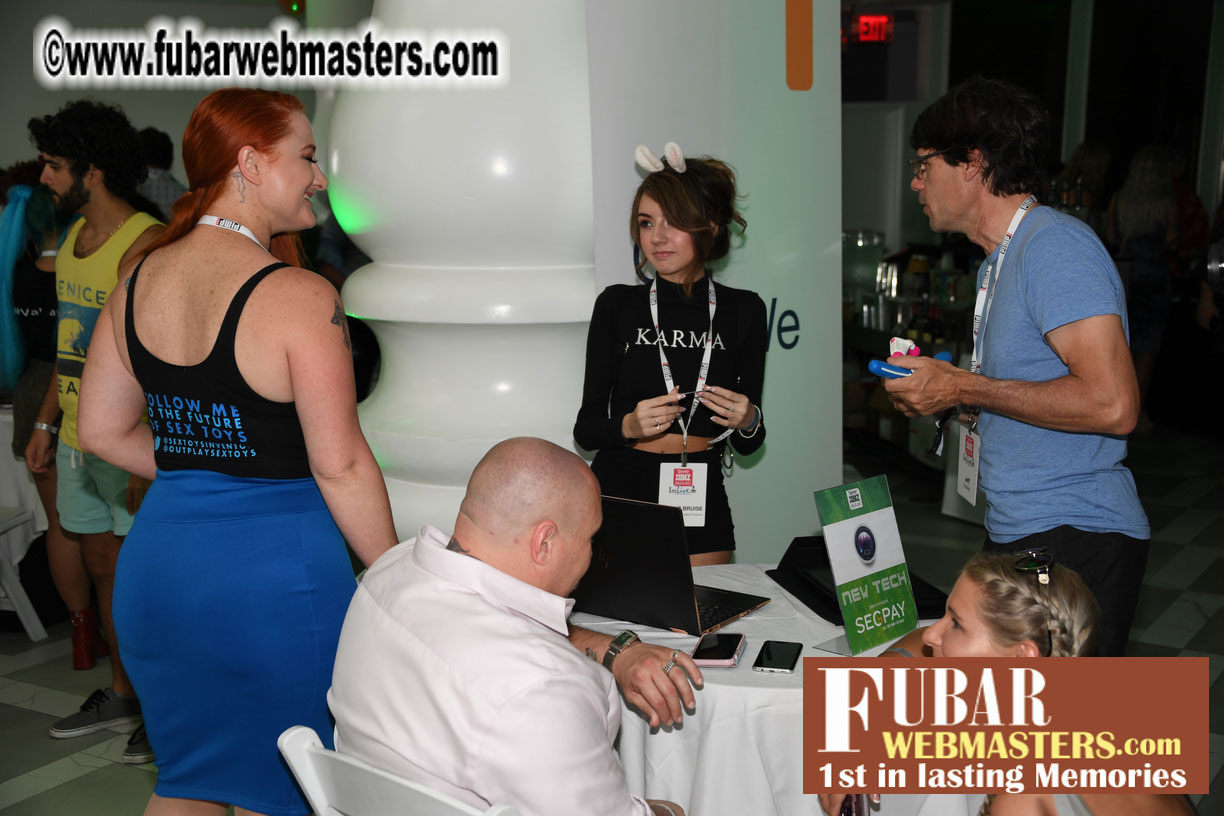 Mix & Meet + Happy Hour