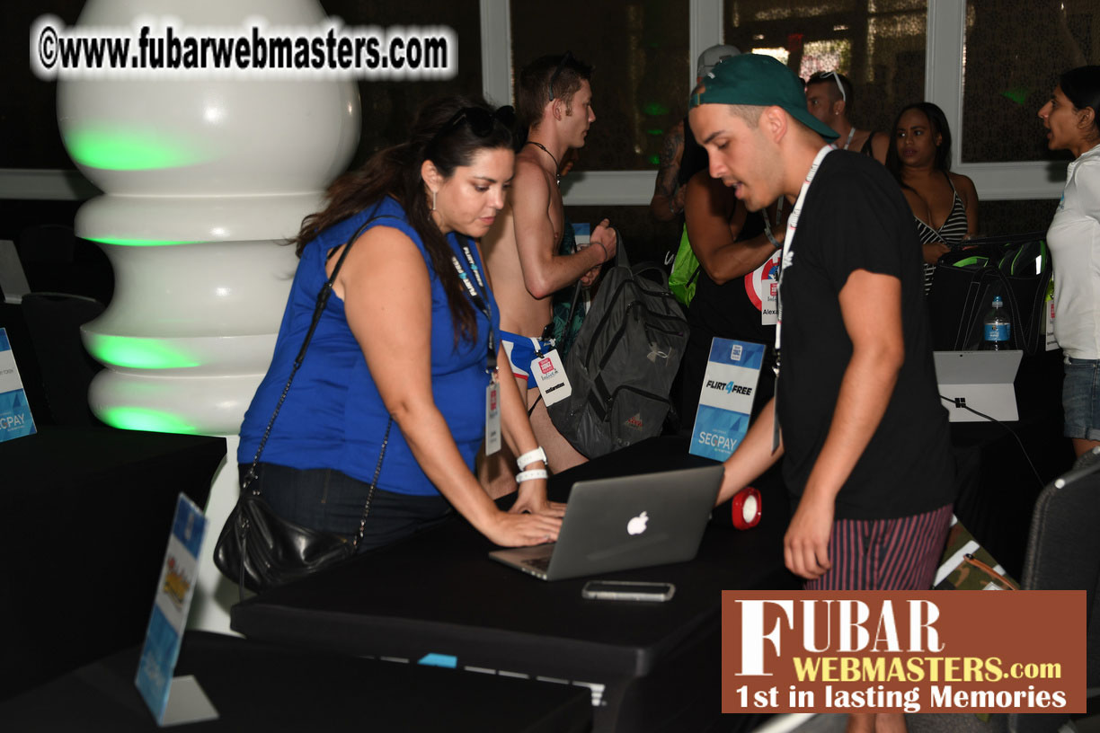 Mix & Meet + Happy Hour