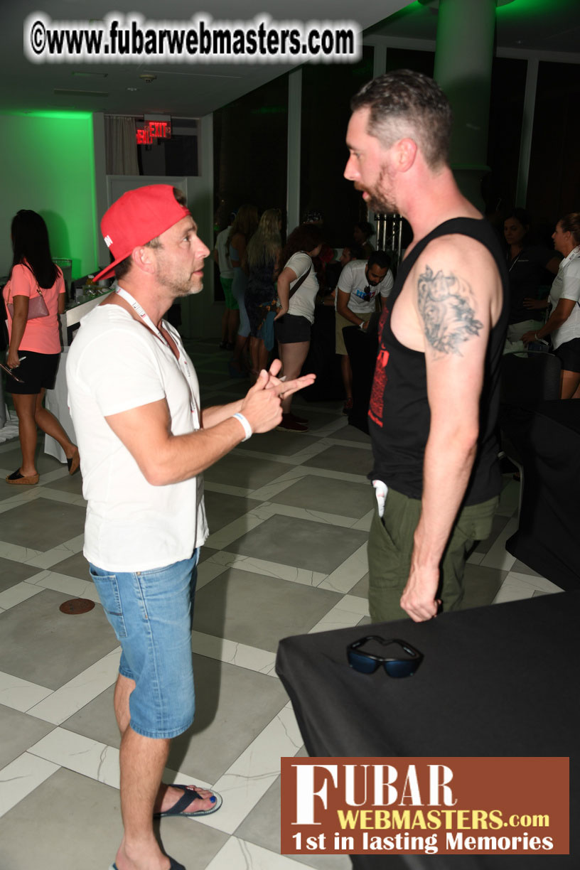 Mix & Meet + Happy Hour