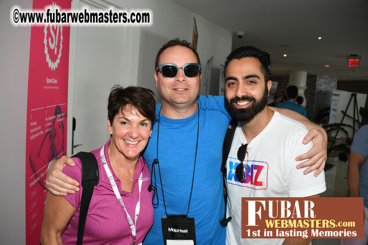 Mix & Meet + Happy Hour