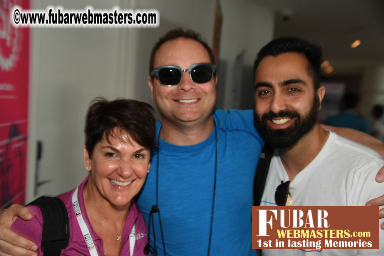 Mix & Meet + Happy Hour