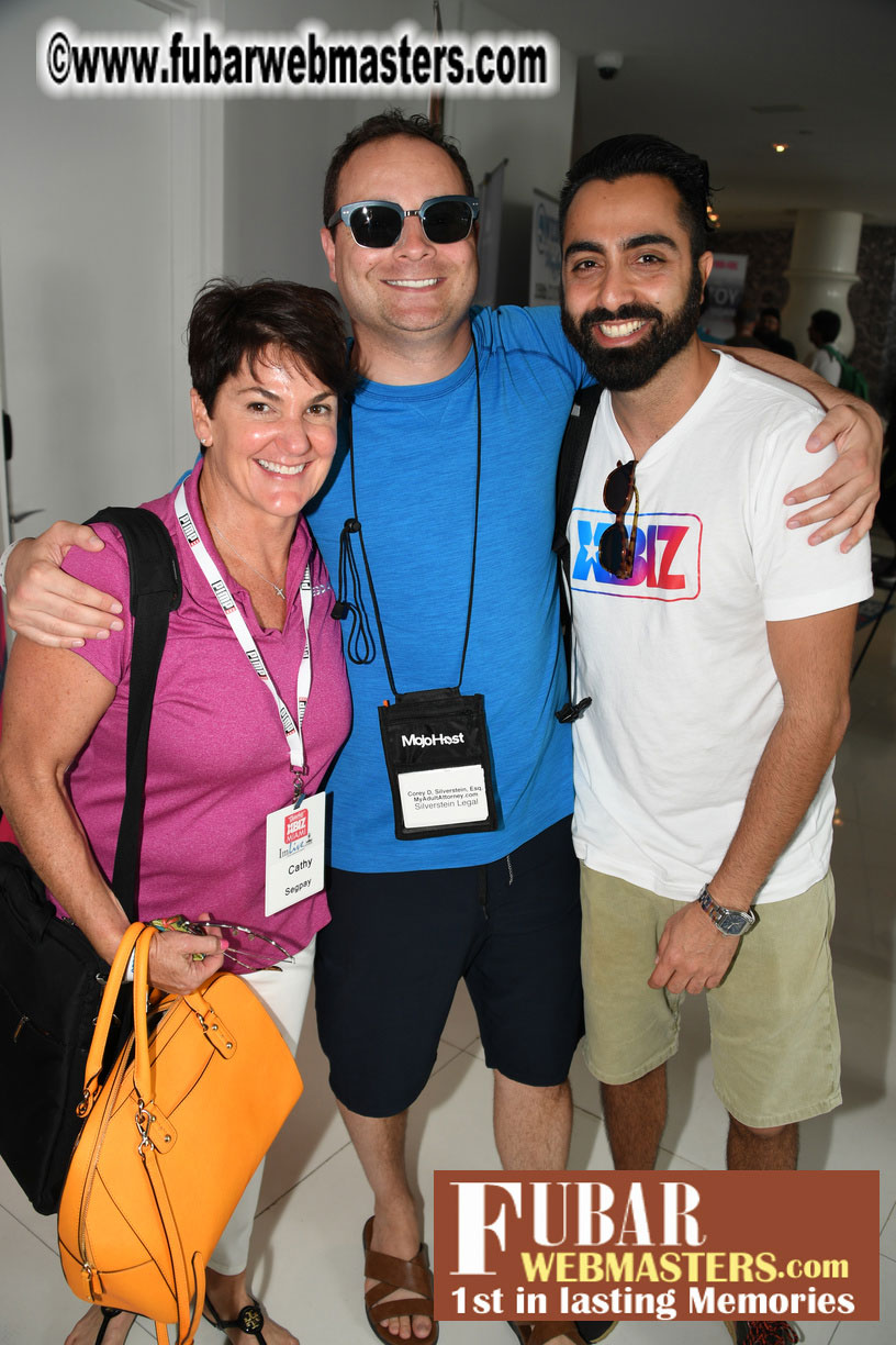 Mix & Meet + Happy Hour