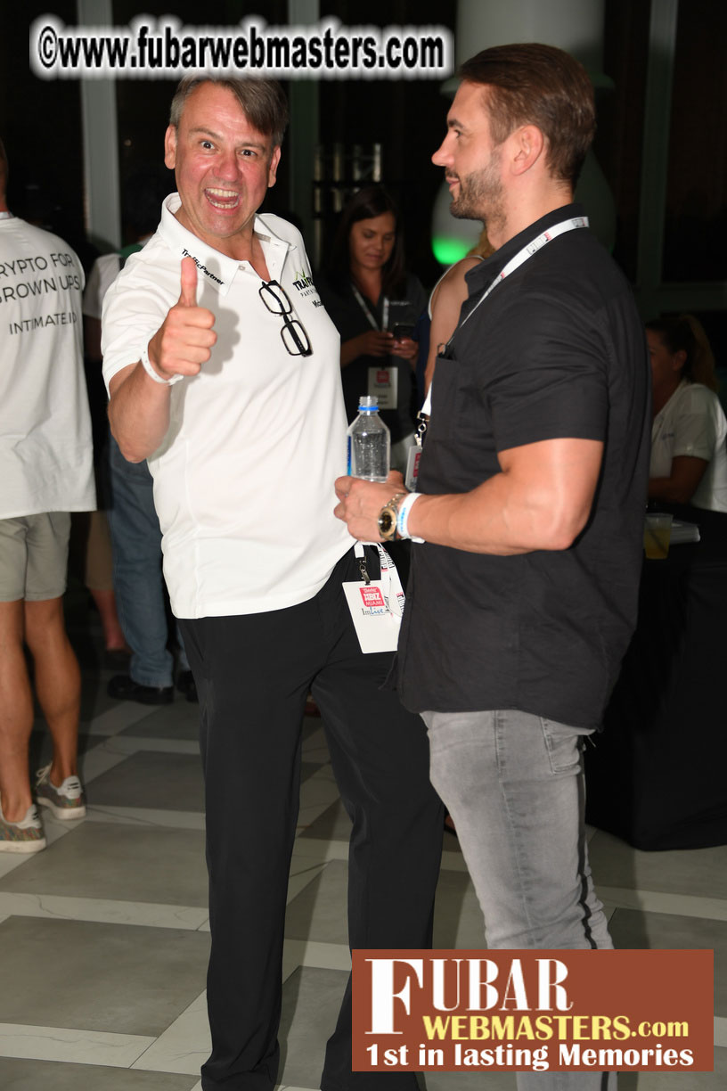 Mix & Meet + Happy Hour