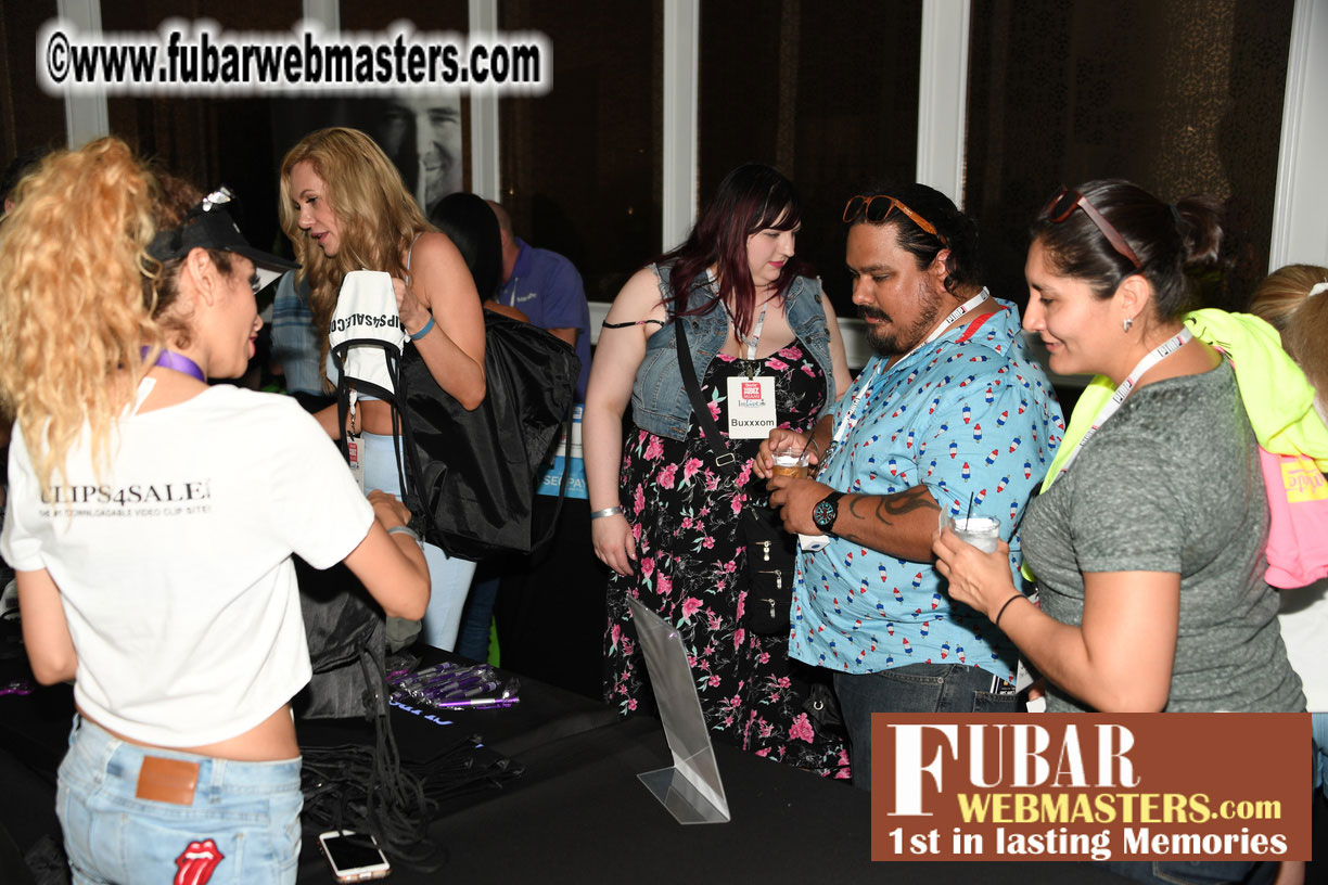 Mix & Meet + Happy Hour