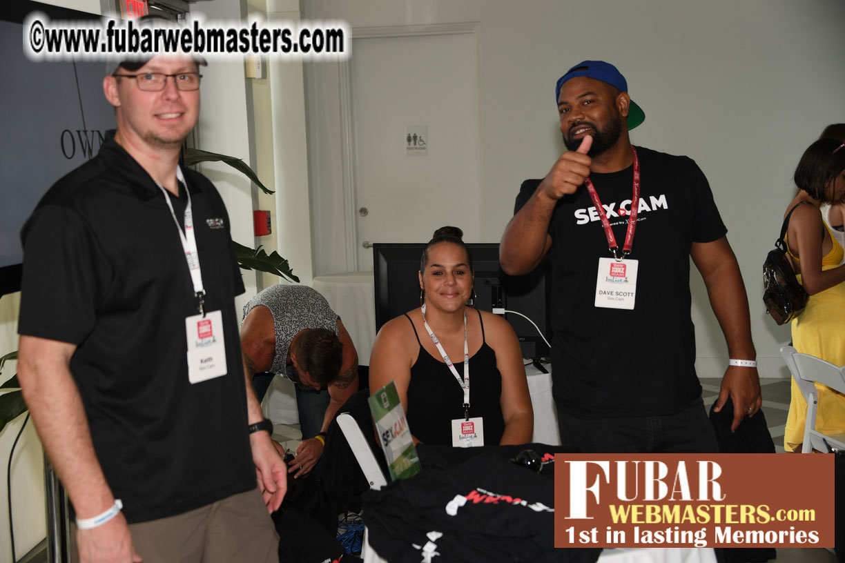 Mix & Meet + Happy Hour