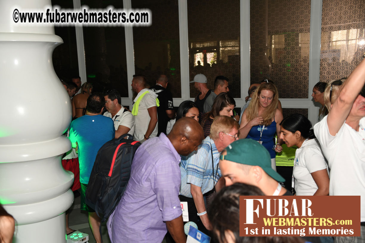 Mix & Meet + Happy Hour