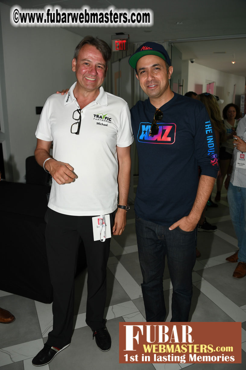 Mix & Meet + Happy Hour