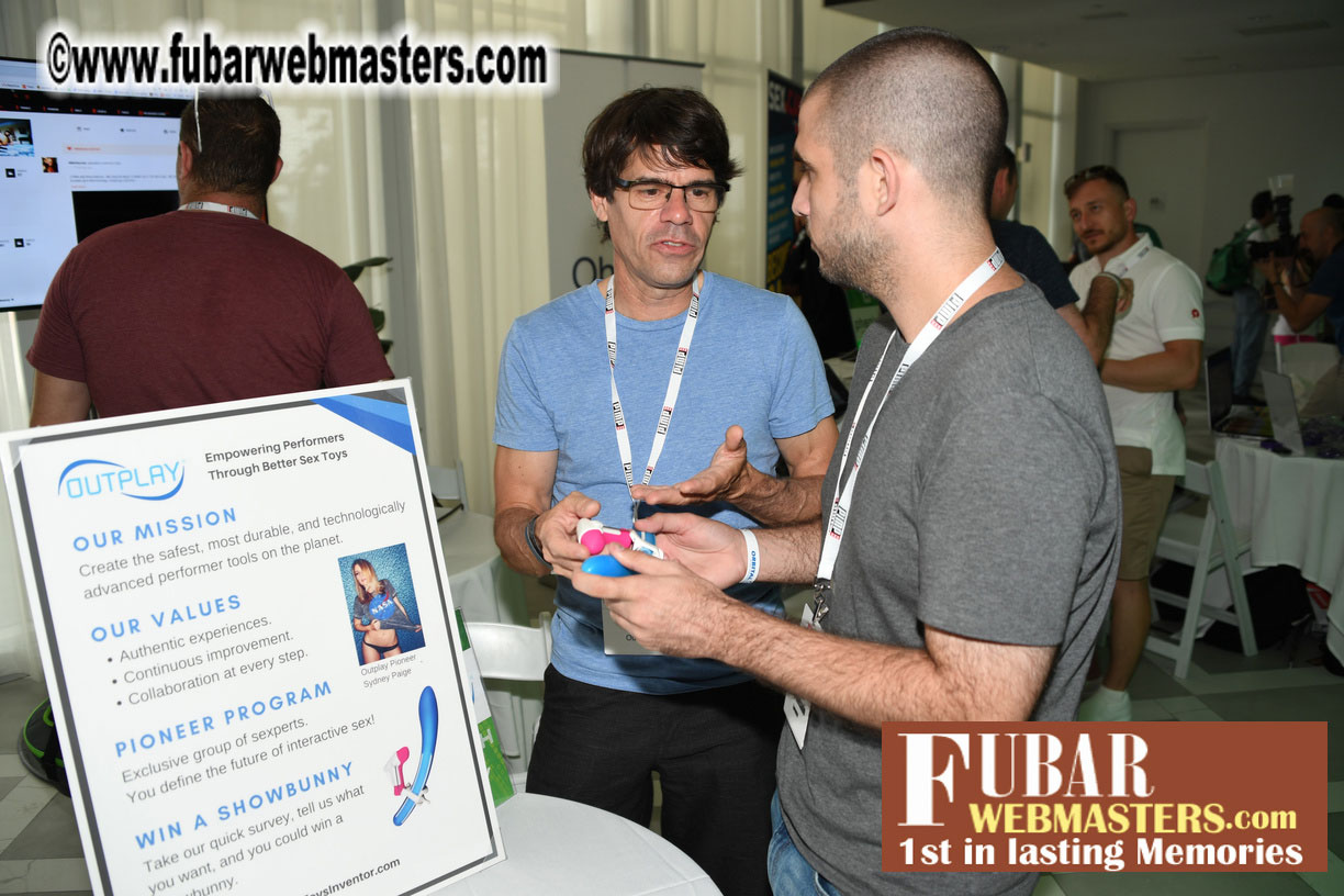 Mix & Meet + Happy Hour