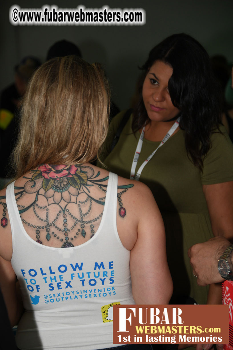 Mix & Meet + Happy Hour