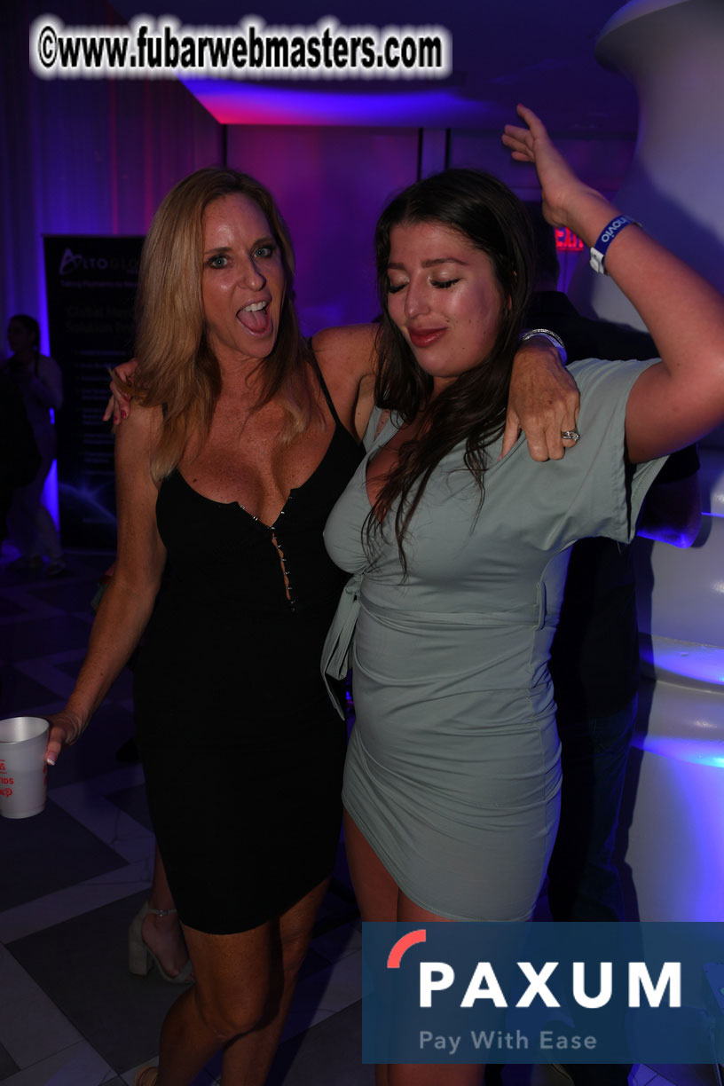 Special Guest Live Performance