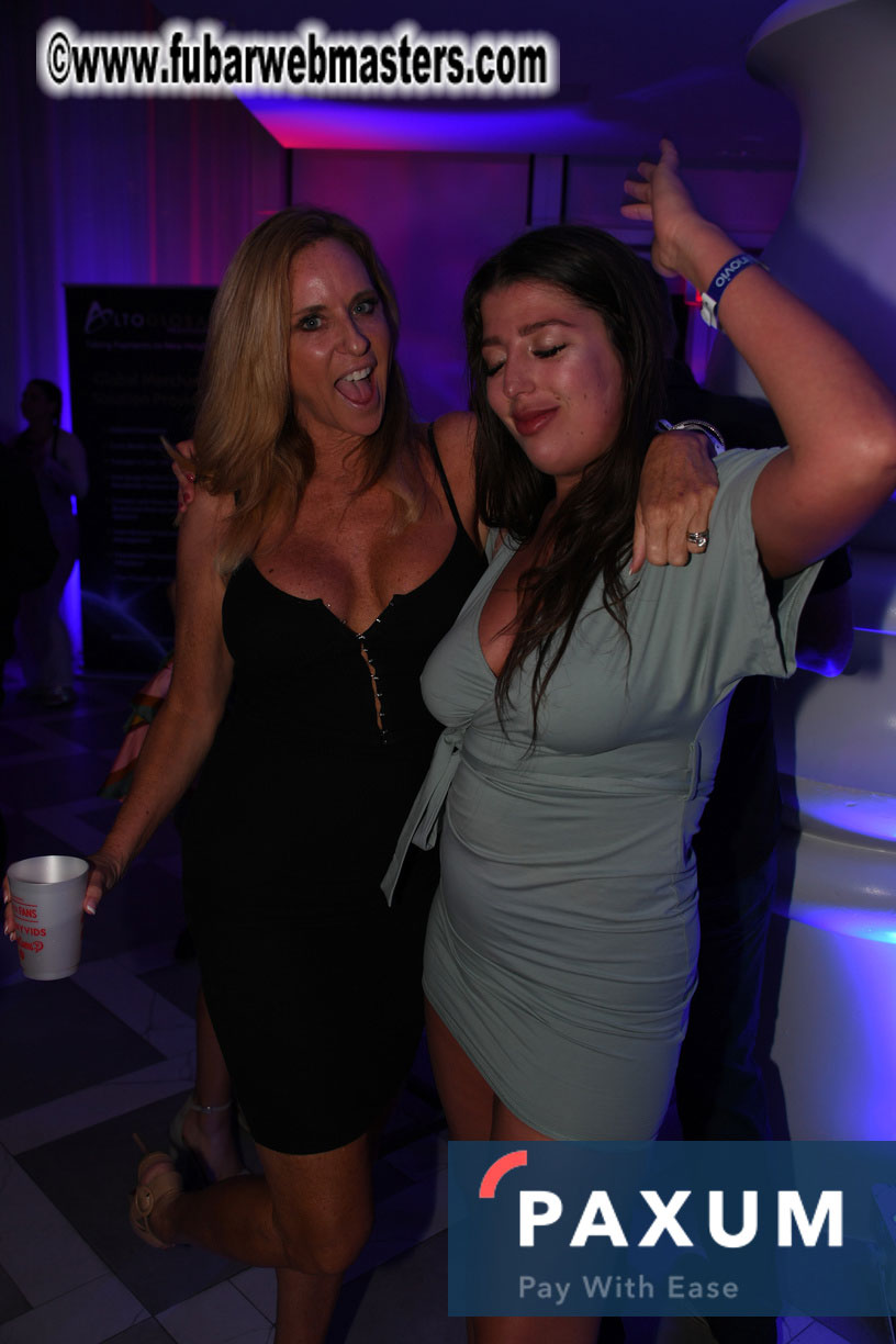 Special Guest Live Performance