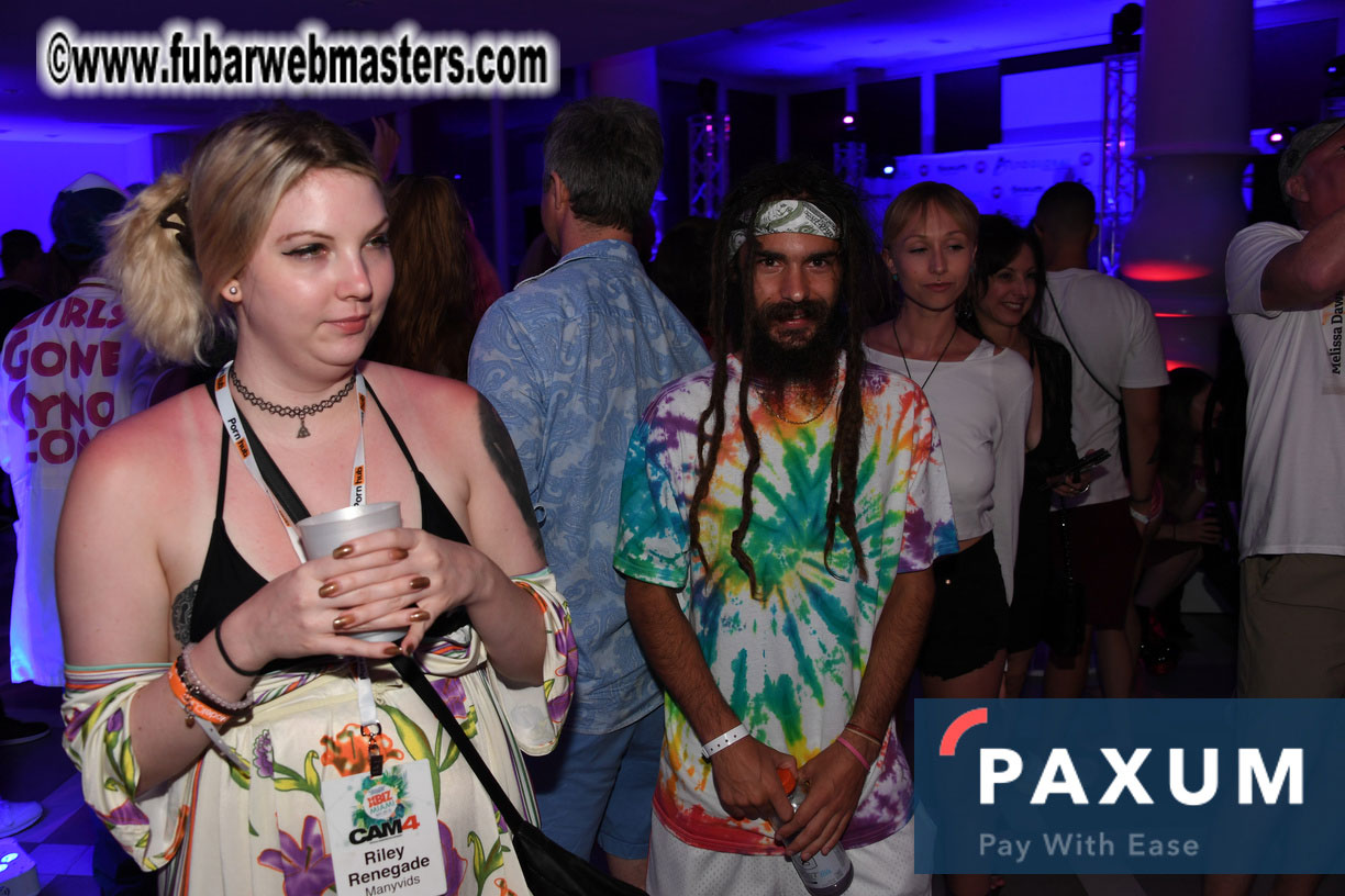 Special Guest Live Performance