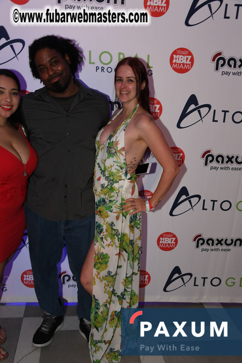 Special Guest Live Performance