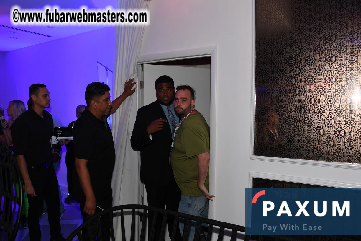 Special Guest Live Performance