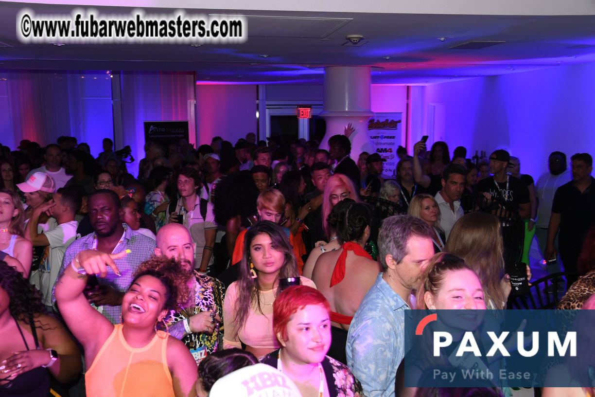 Special Guest Live Performance