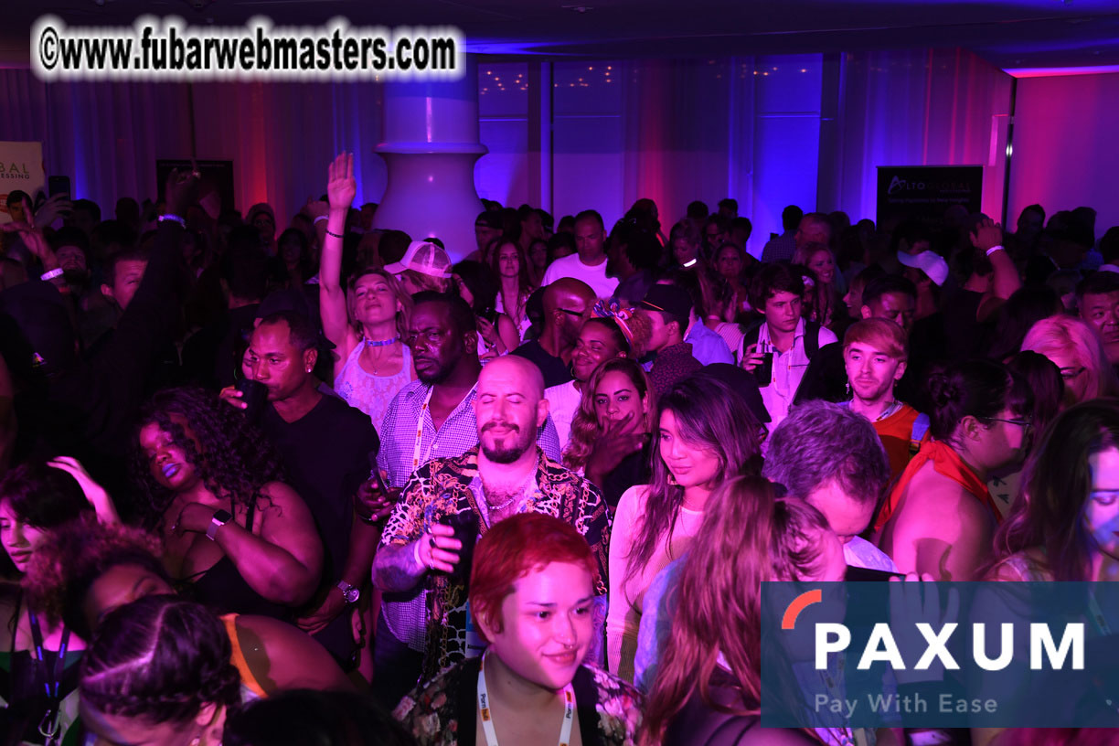 Special Guest Live Performance