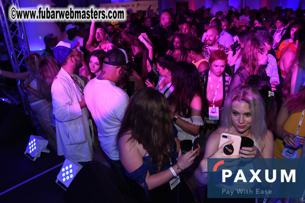 Special Guest Live Performance