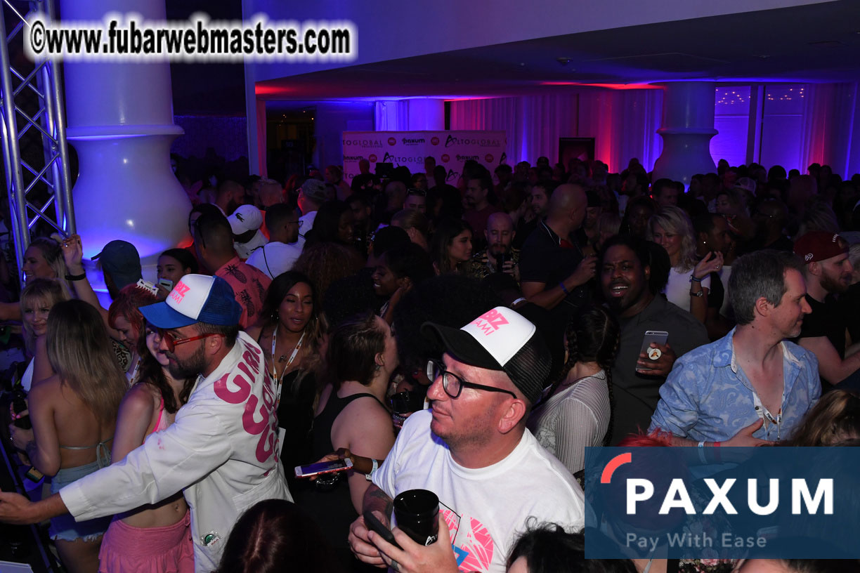 Special Guest Live Performance