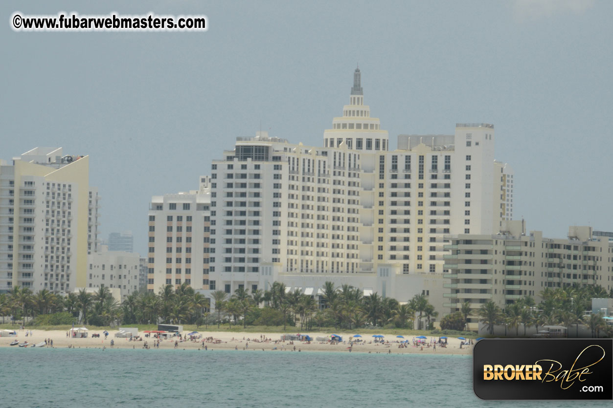 MojoHost Farewell Yacht Cruise