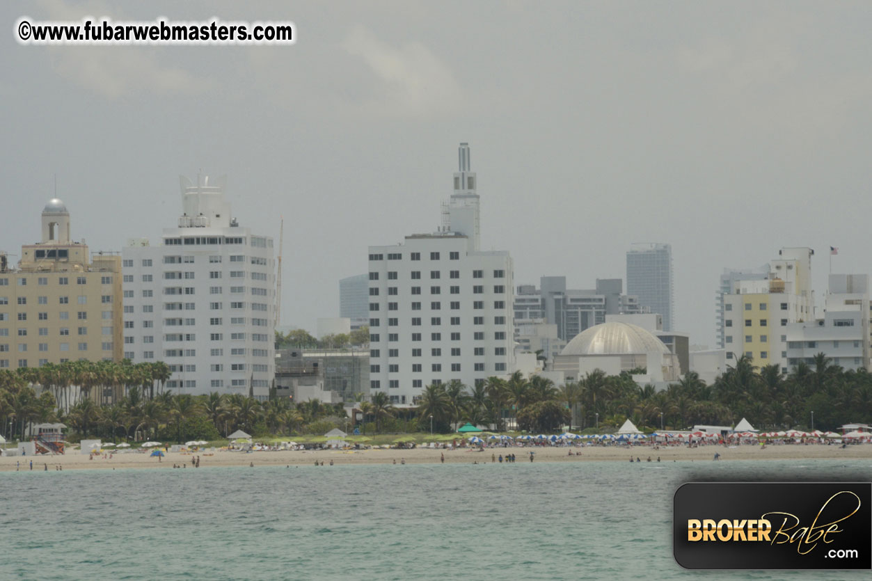 MojoHost Farewell Yacht Cruise