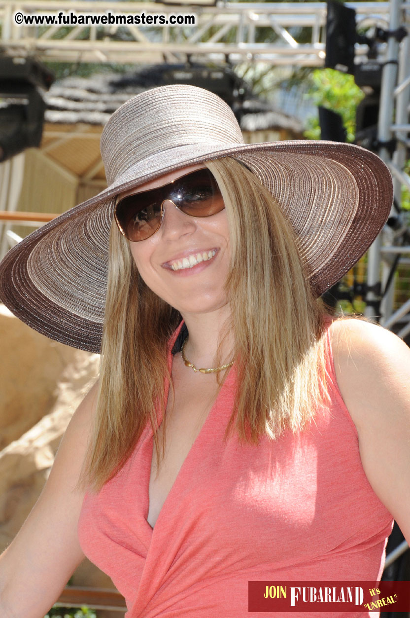 Cabana Exhibits & Networking Hub @ Dish Pool