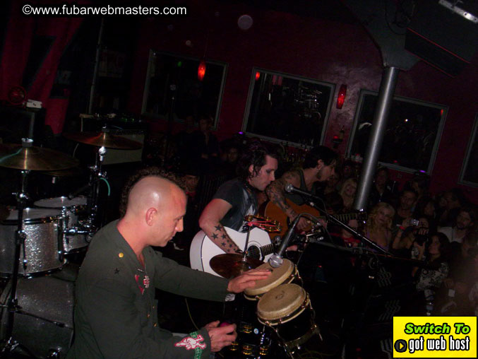 XFANZ Rocks Burlesque