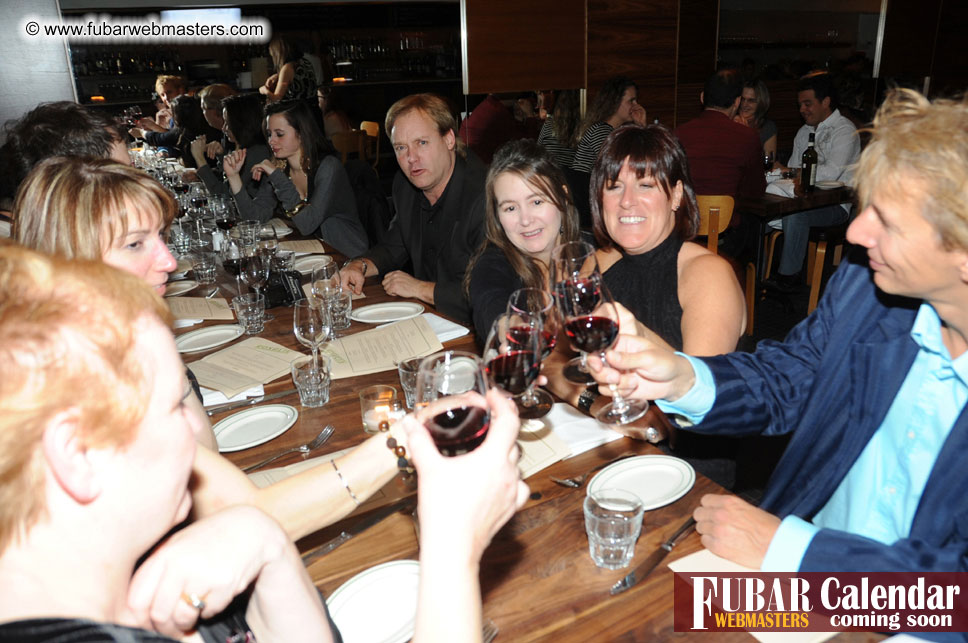 2Much.net Christmas Cocktails and Dinner