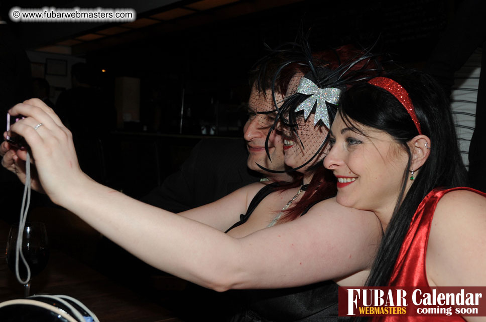 2Much.net Christmas Cocktails and Dinner