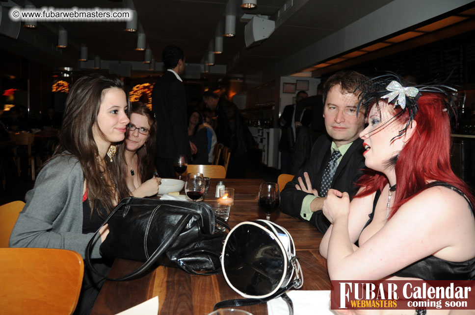 2Much.net Christmas Cocktails and Dinner