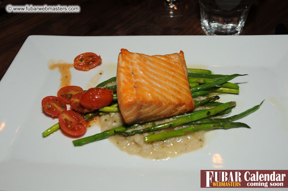 2Much.net Christmas Cocktails and Dinner