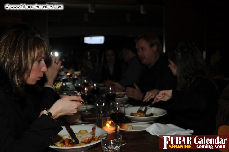 2Much.net Christmas Cocktails and Dinner