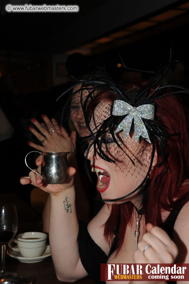 2Much.net Christmas Cocktails and Dinner