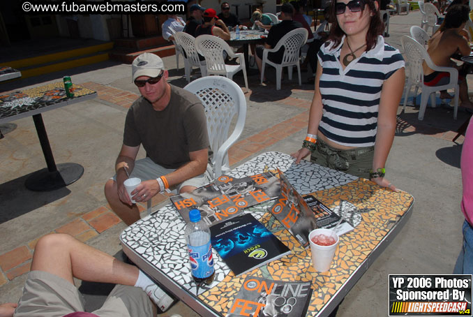 Ycaza & Mike Hawk Surfing