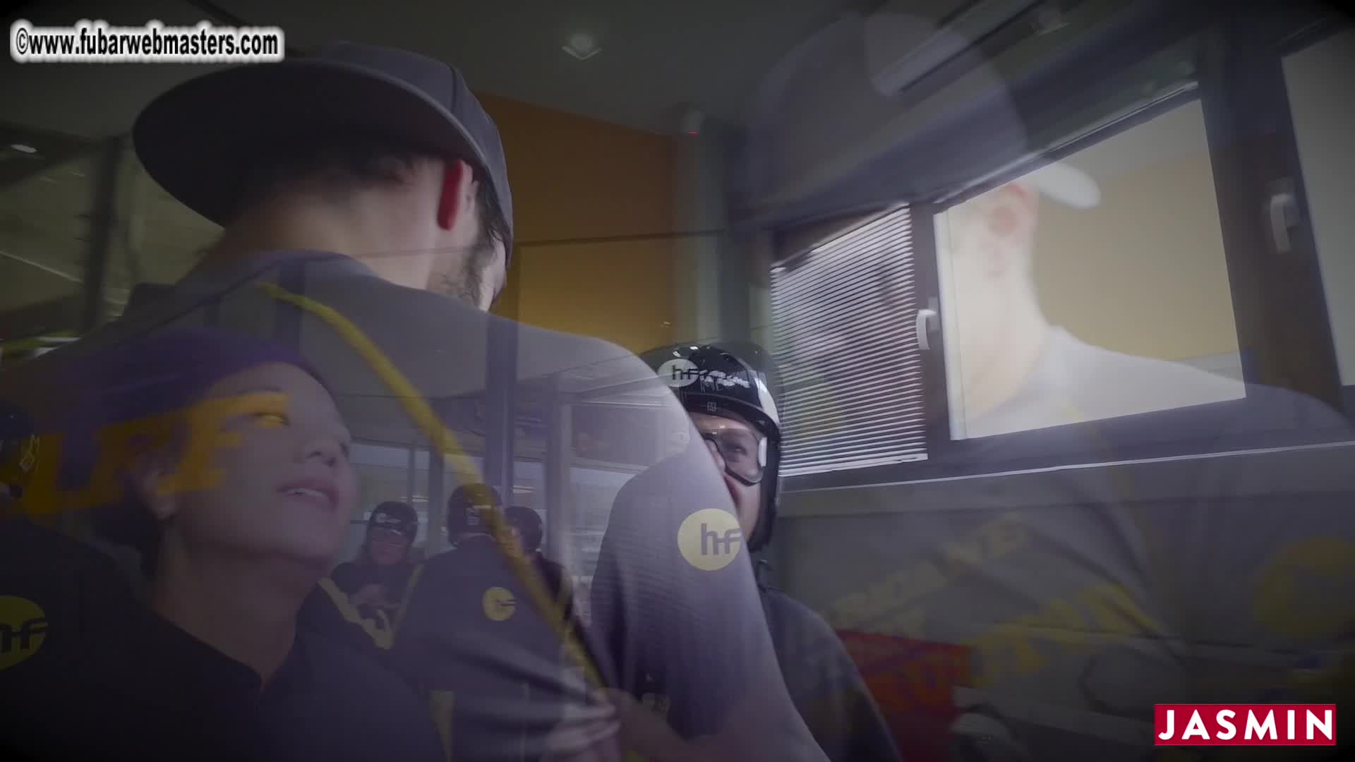 TES PRAGUE 2017 - SKYDIVING by COMMERCEGATE - thumbnail