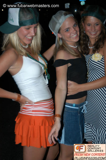 Clubbing at Senor Frog's & DaddyO's 2004