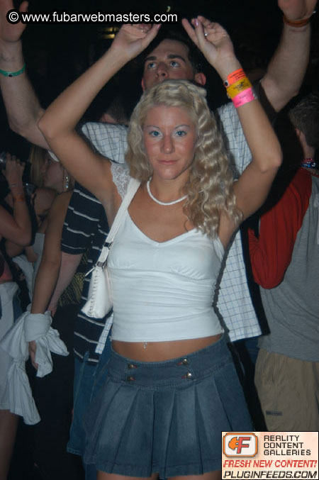 Clubbing at Senor Frog's & DaddyO's 2004