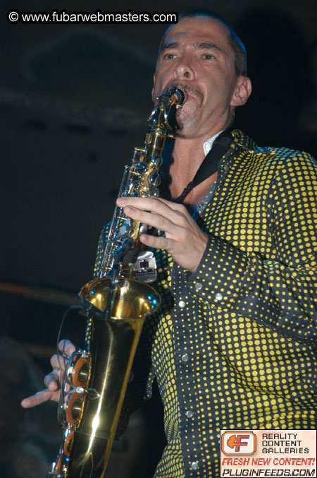 Clubbing at Senor Frog's & DaddyO's 2004