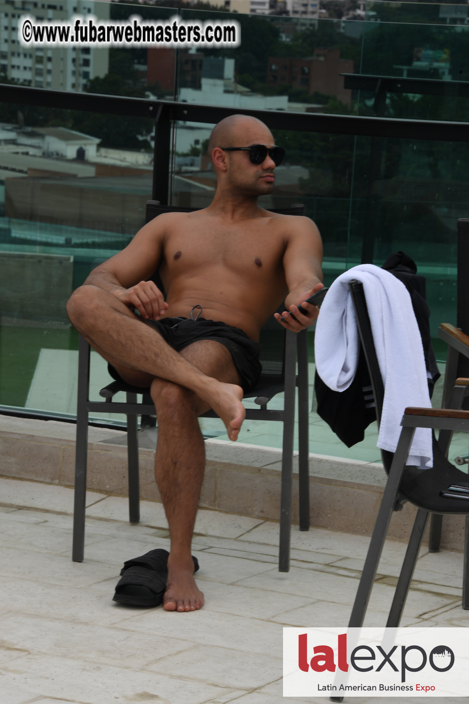 Mojo Host Afternoon Soiree