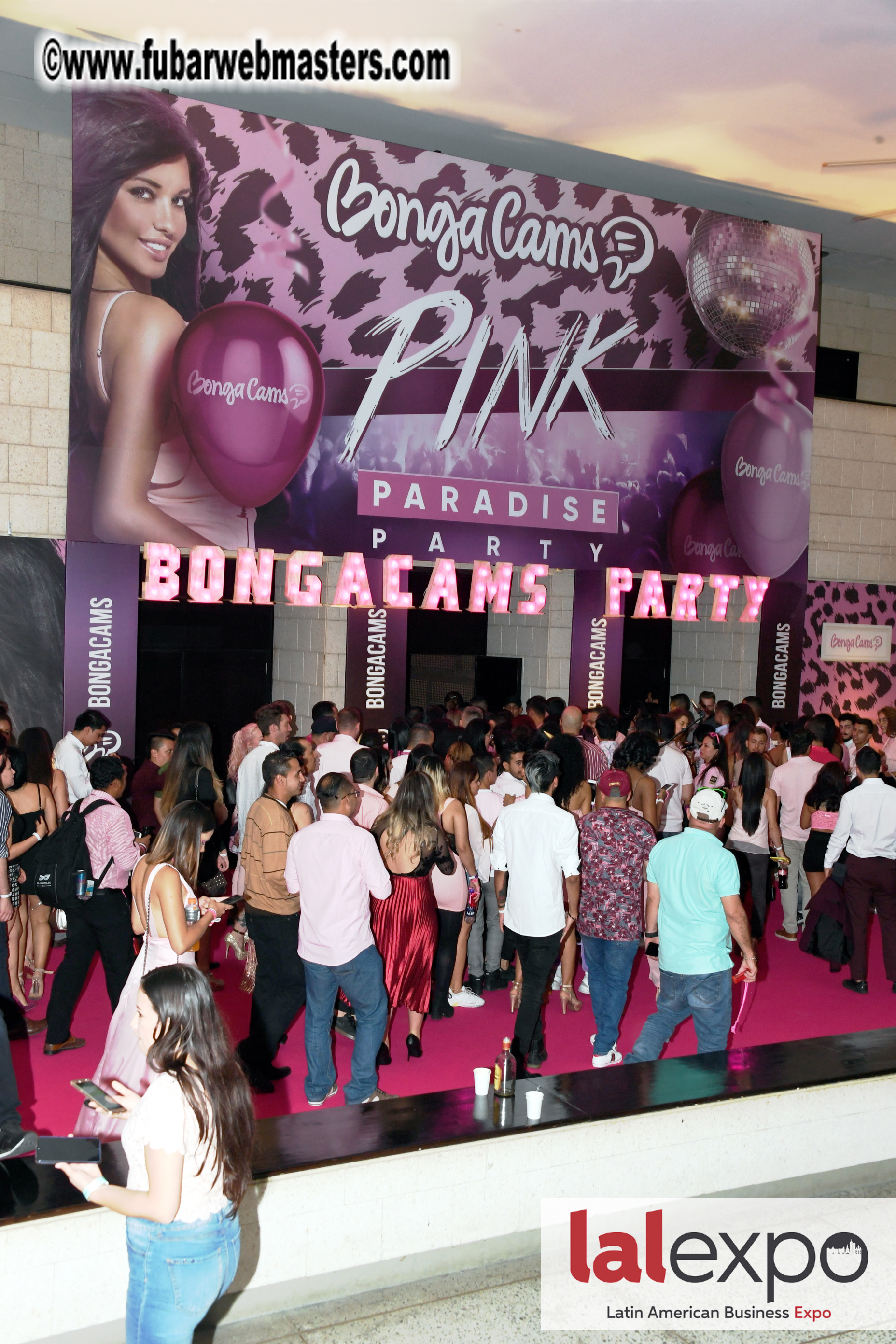 Bongacams Pink Paradise Party