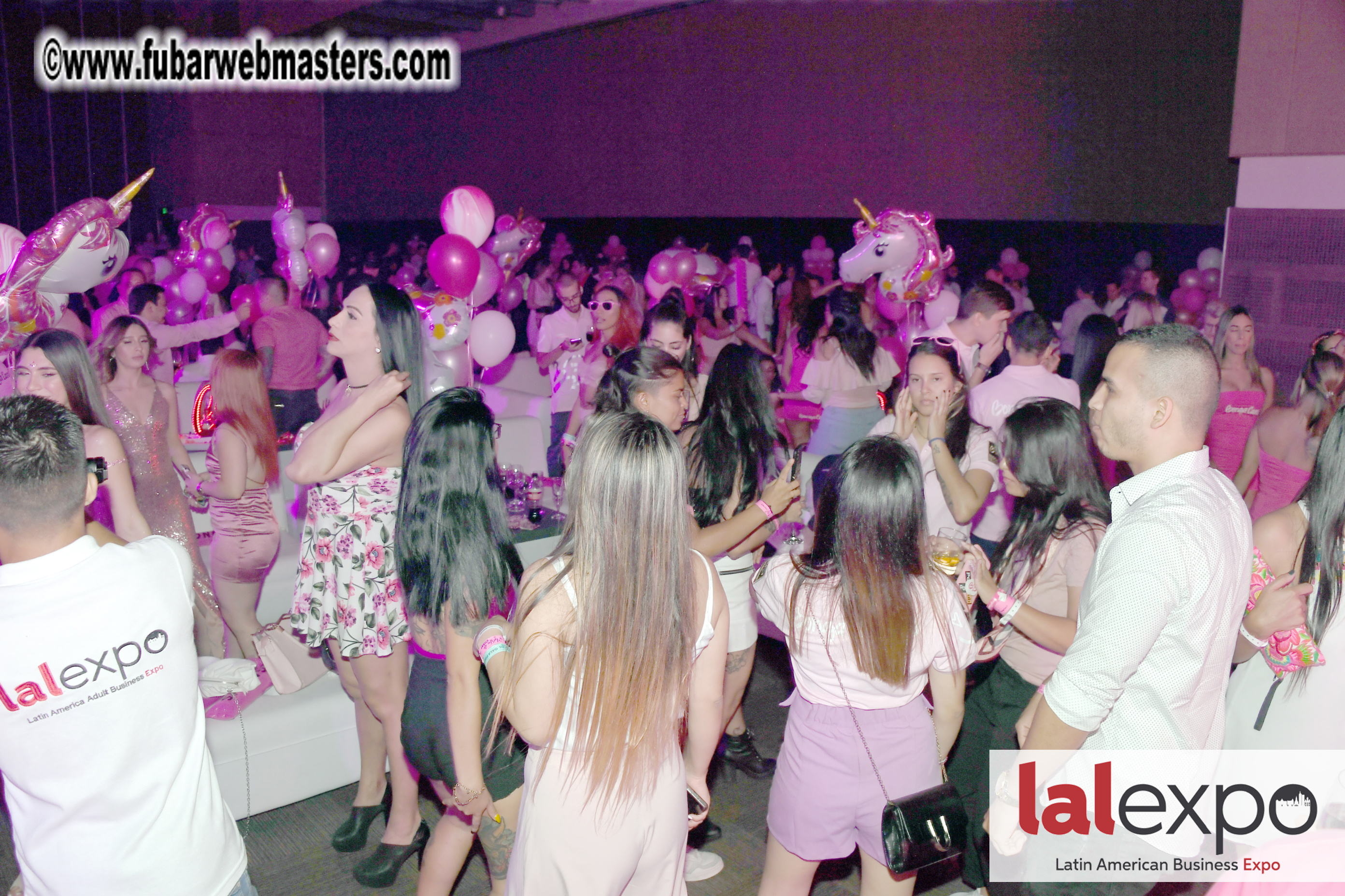 Bongacams Pink Paradise Party