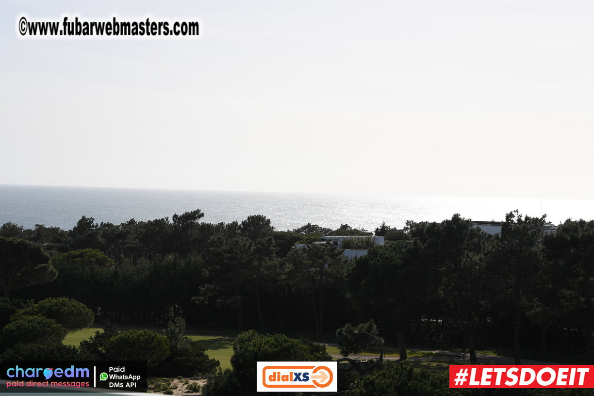 Pre-show MoJoHost Happy Hour